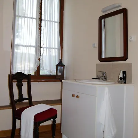 Сasa de vacaciones La Tourette With Private Pool And Nearby Swimming